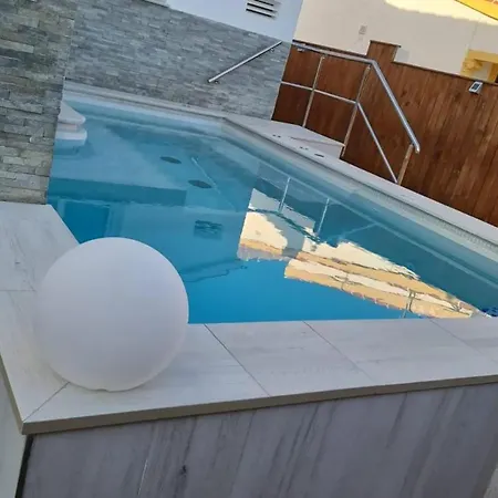 Vila Sunny With Private Pool In + Enclosed Garden