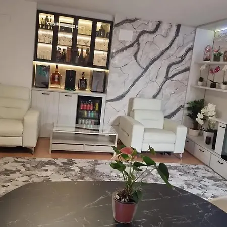 Vila Sunny With Private Pool In + Enclosed Garden