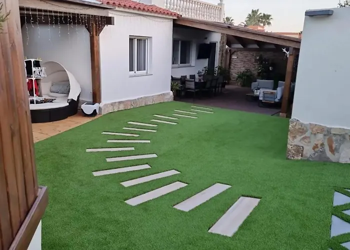 Villa Sunny With Private Pool In + Enclosed Garden *